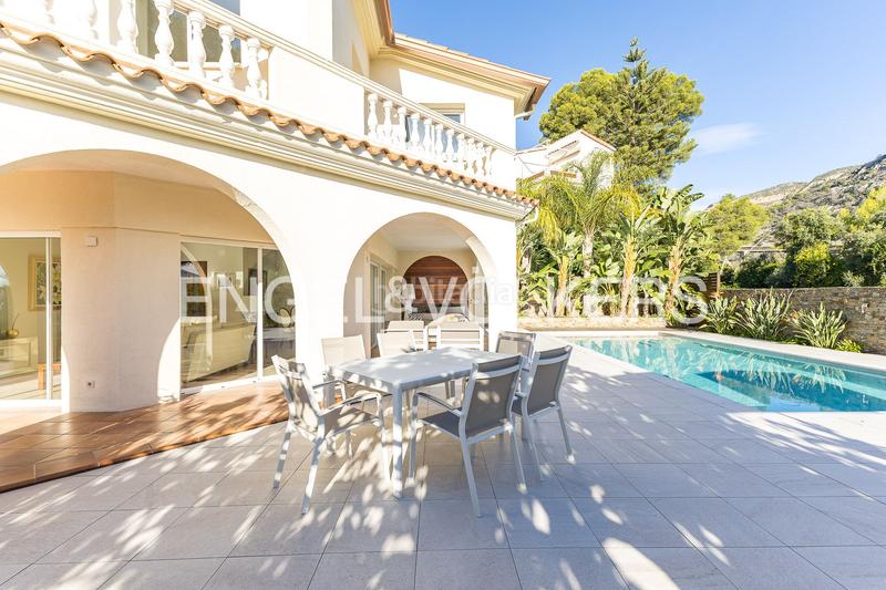 Foto a7ad3724-aba6-43ab-aaaa-e9b751bd4daf. Casa con riscaldamento parcheggio piscina in Centre Castelldefels