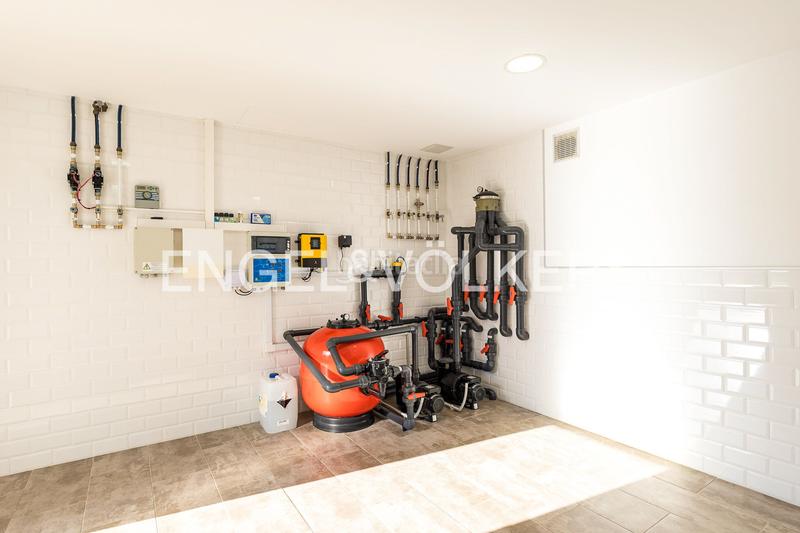 Foto aaaa23c3-f384-4772-b9c8-e8f2b43b9155. Casa con riscaldamento parcheggio piscina in Centre Castelldefels