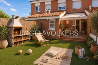 Casa a Sector Est. Encantadora casa adosada, en una ubicación privilegiada de premi