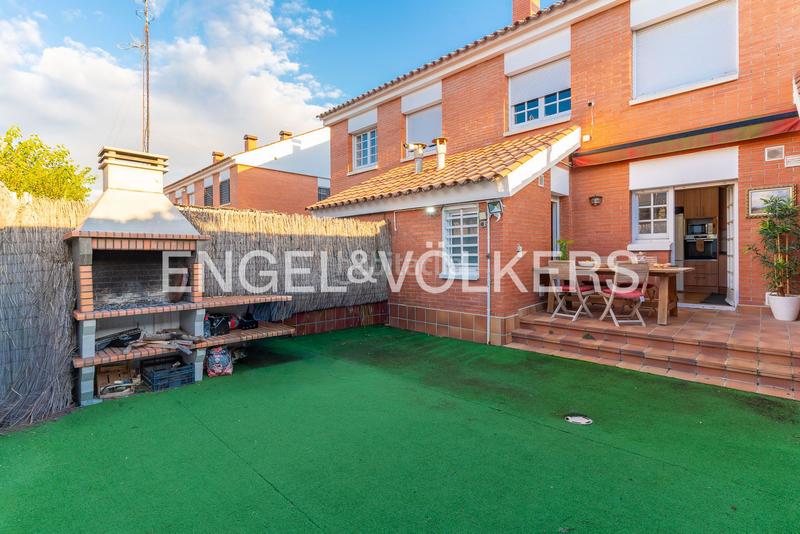 Foto e8940d40-a376-4b7a-b0d0-b2ff25dcacf1. Casa con riscaldamento in Sector Est Premià de Mar