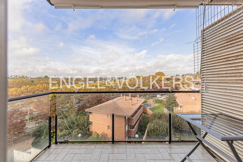 Foto b997505f-17ef-411d-a0f4-68f7d2ee0909. Apartament amb calefacció aparcament a Parc Central Sant Cugat del Vallès