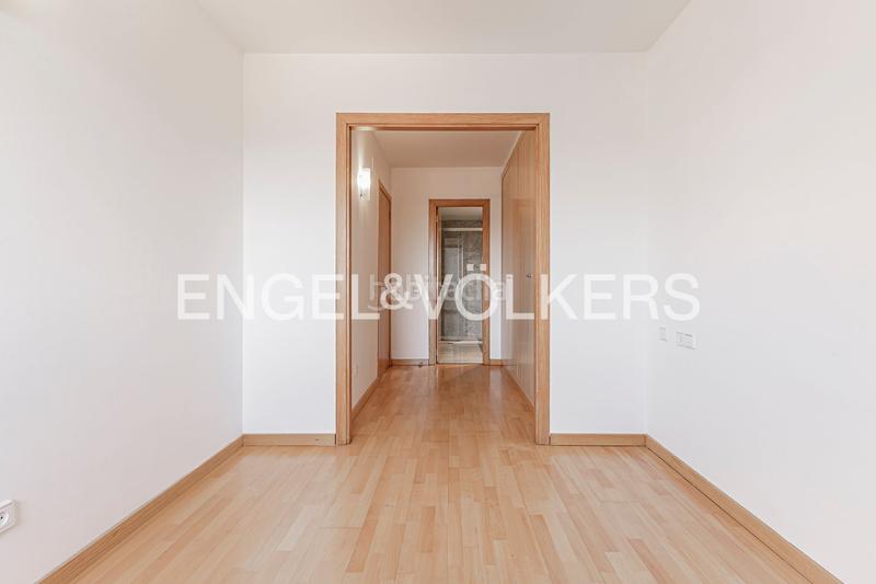 Foto c835d159-1d42-4d98-9d81-9bc85be54efa. Apartament amb calefacció aparcament a Parc Central Sant Cugat del Vallès