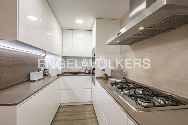 Foto a1232f2b-d443-426d-9850-92e017bc9d17. Alquiler ático espectacular ático de doble altura en Castelldefels