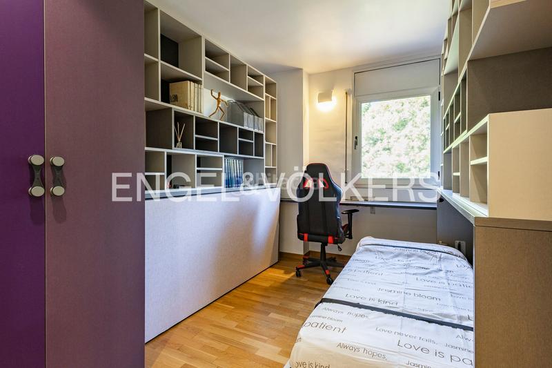 Foto a1614d19-bda5-4c38-91ec-7ac095ec84ae. Alquiler ático espectacular ático de doble altura en Castelldefels