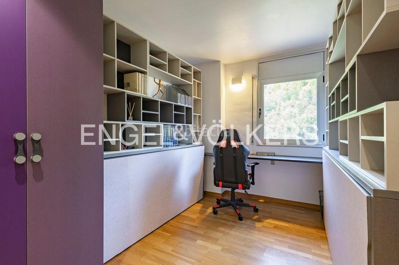 Foto c92b8f8f-1c3a-4c69-9766-4f9099c3a3a4. Alquiler ático espectacular ático de doble altura en Castelldefels