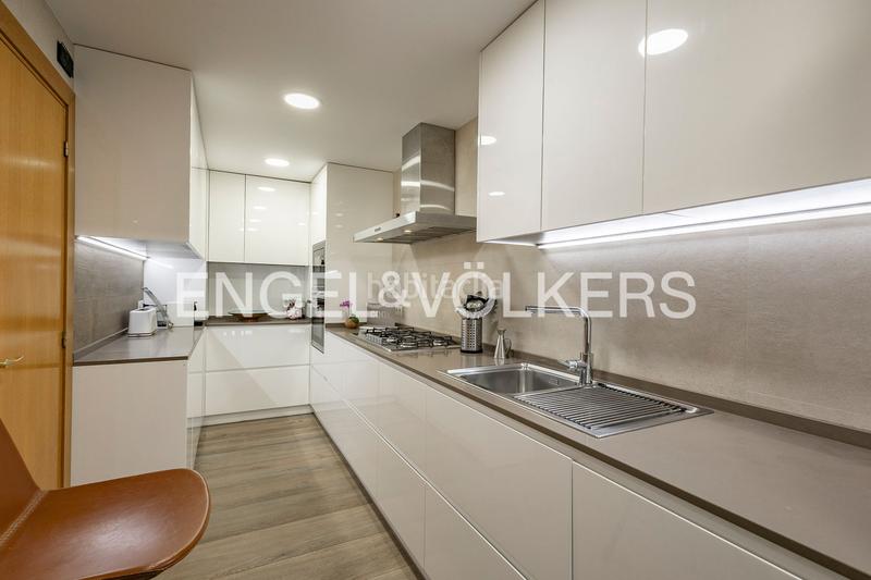 Foto 06d8ca5c-4901-4dce-bdf2-738f02ee961f. Lloguer àtic amb calefacció aparcament piscina a Castelldefels