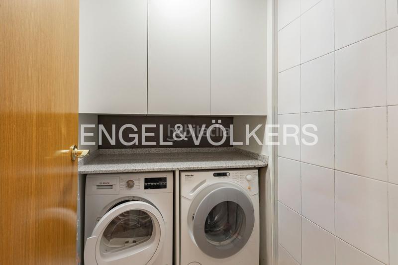 Foto d72a6db4-c6ae-4def-82dc-8b94e4a96bc5. Lloguer àtic amb calefacció aparcament piscina a Castelldefels