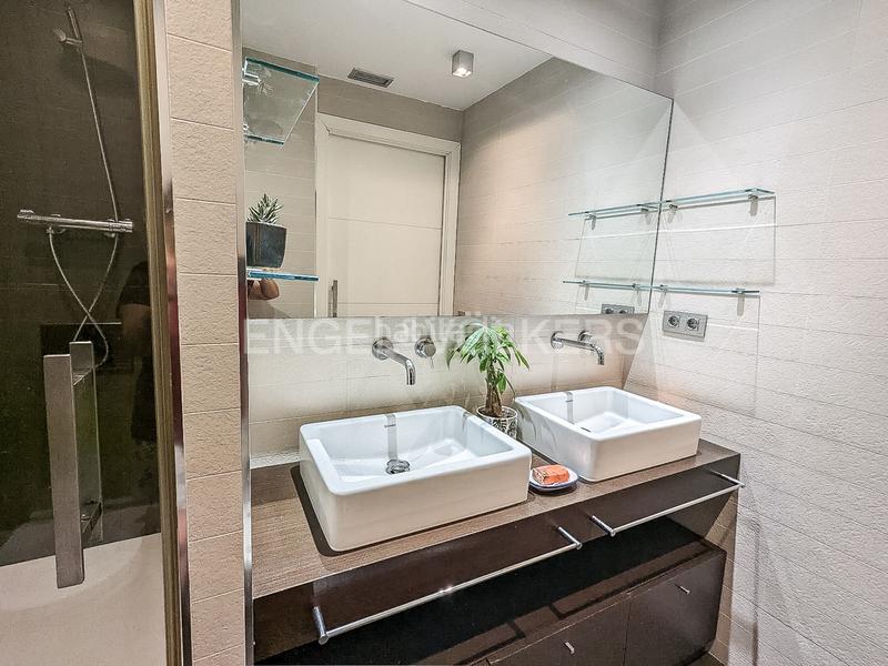 Foto 1d86e16b-104a-4589-92e1-94287d1db7ef. Alquiler apartamento espectacular piso temporal amueblado en Barcelona