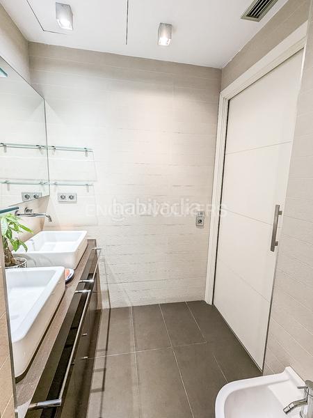 Foto bcf8d854-9a85-4d7d-b212-fefde2a4fc97. Alquiler apartamento espectacular piso temporal amueblado en Barcelona