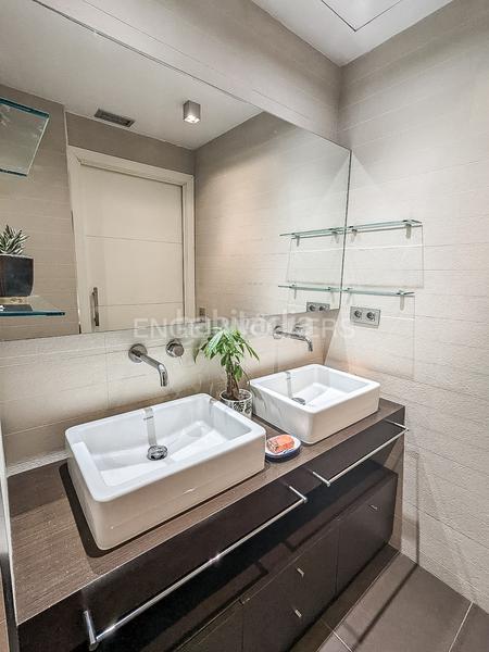 Foto 95080b2c-1d0c-4098-ba88-06d47f4317bc. Miete appartement mit heizung in Baix Guinardó Barcelona