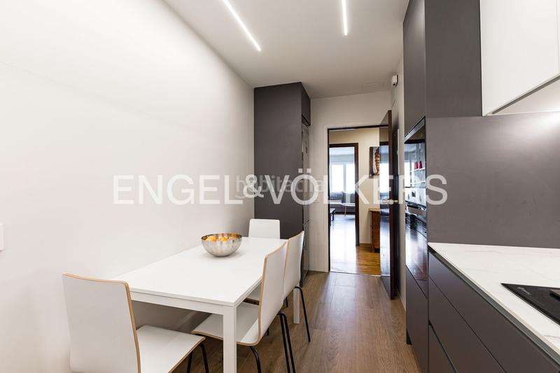 Foto 2f6ea7c2-a4b0-40d6-9e9a-f6a1536bed27. Apartament amb calefacció aparcament a La Nova Esquerra de l´Eixample Barcelona