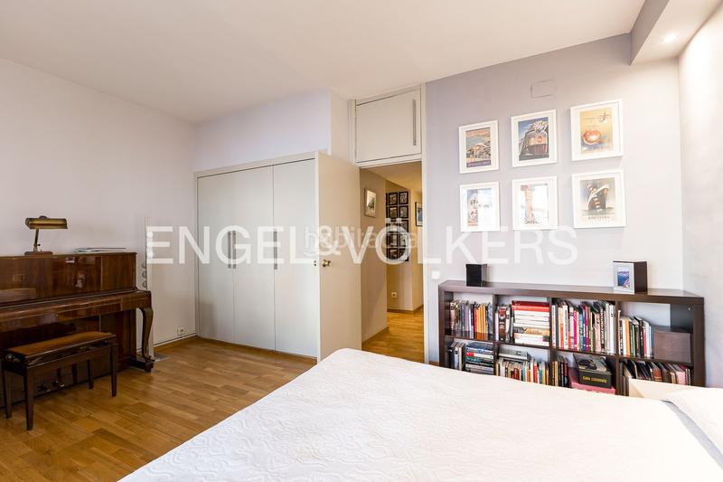 Foto 461be93e-e4b9-4108-b8b0-0ffd537e8d4a. Apartament amb calefacció aparcament a La Nova Esquerra de l´Eixample Barcelona