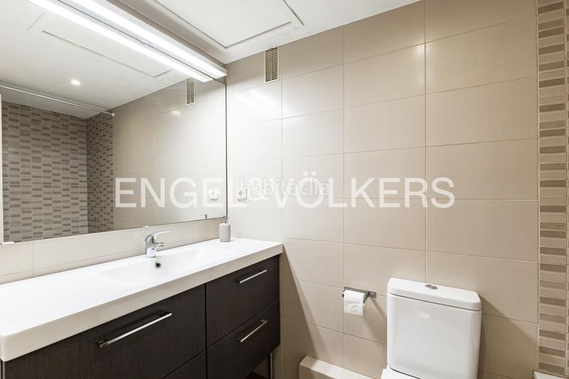 Foto 6f310a40-3819-4255-b182-4a8986f30456. Apartament amb calefacció aparcament a La Nova Esquerra de l´Eixample Barcelona