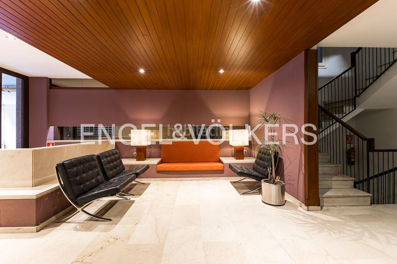 Foto 77ba2bd5-5223-4147-a0a2-864b9ba8375f. Apartament amb calefacció aparcament a La Nova Esquerra de l´Eixample Barcelona