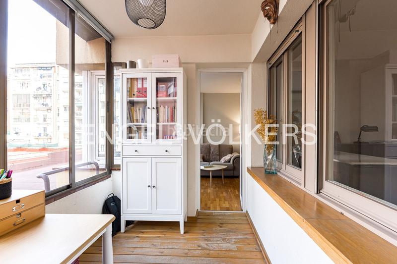 Foto b0c77a9b-8275-45d5-98a0-4a3f7864d5d4. Apartament amb calefacció aparcament a La Nova Esquerra de l´Eixample Barcelona