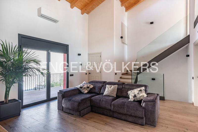 Foto 090c6eb4-f1fe-412d-8168-13f981cc5366. Maison avec chauffage parking piscine dans Avià