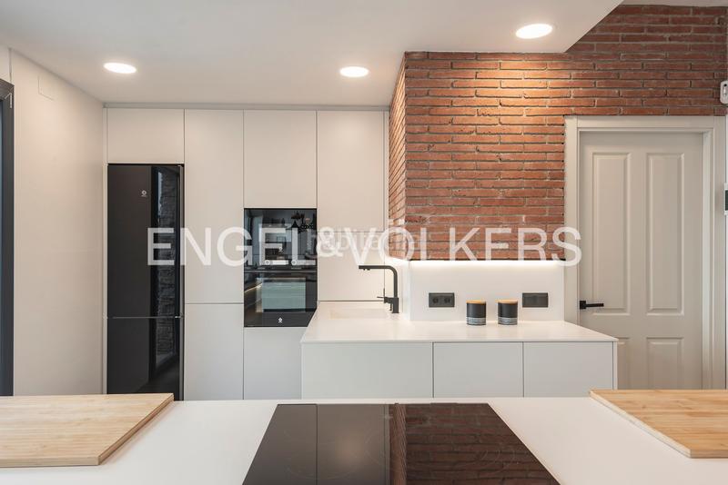 Foto 093e1250-d351-4788-8bfc-378c73098323. Maison avec chauffage parking piscine dans Avià