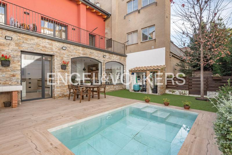 Foto 0eb57257-4039-48ed-911c-53a54ae7eb90. Maison avec chauffage parking piscine dans Avià