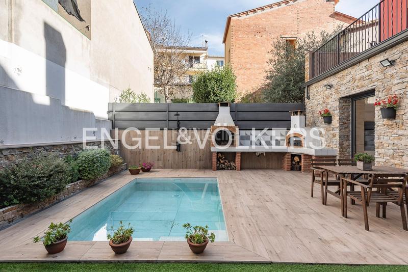 Foto 1ea25017-5fd4-4527-bd3e-fe661e388bfc. Maison avec chauffage parking piscine dans Avià