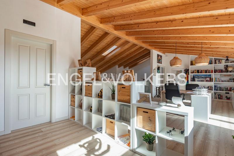 Foto 387e6745-3667-467c-9a45-de30666698ff. Maison avec chauffage parking piscine dans Avià