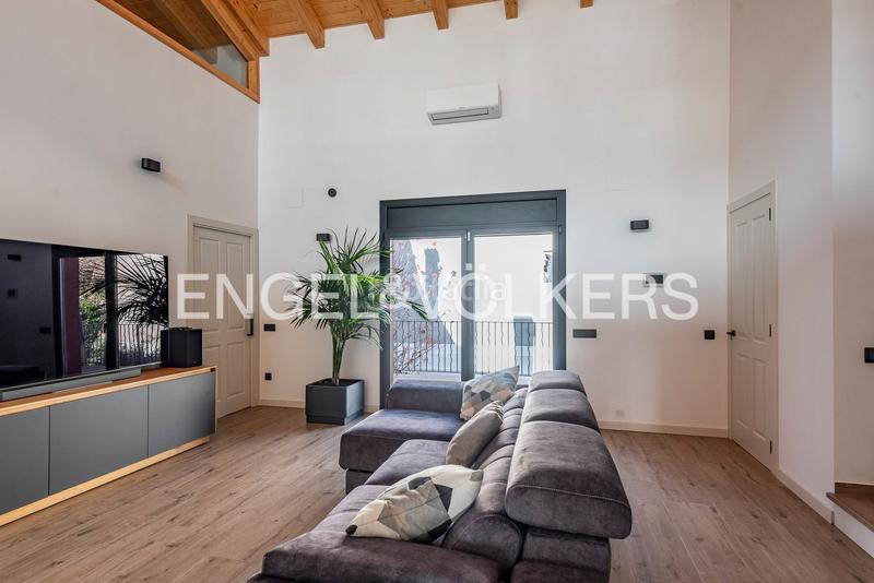 Foto 388faeed-1b3e-44d6-a3a5-526ebe63d80e. Maison avec chauffage parking piscine dans Avià