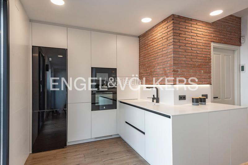 Foto 3ba986ce-ac97-48fa-8a80-9415f6e655c8. Maison avec chauffage parking piscine dans Avià