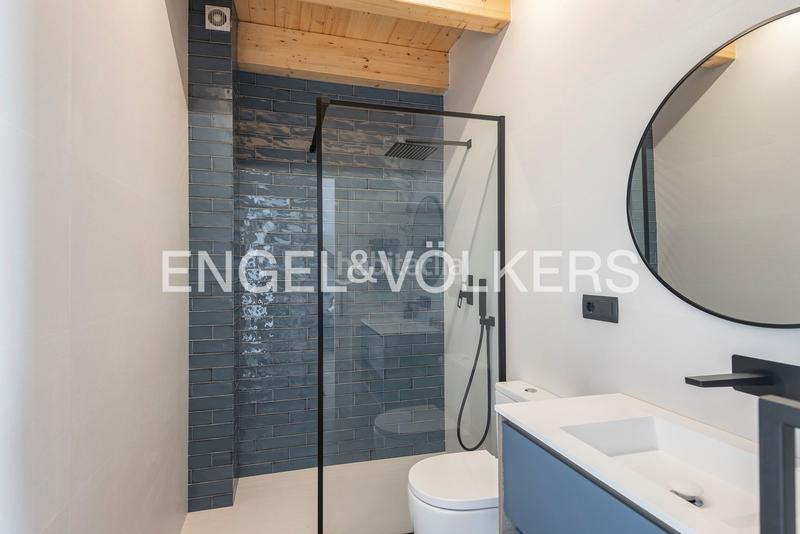 Foto 4960d0a8-26bd-4ded-bb1f-447ff3ebccda. Maison avec chauffage parking piscine dans Avià