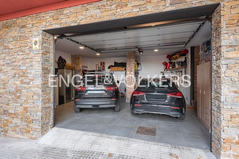 Foto 4ff3a69e-620a-4689-99c6-403860df0288. Maison avec chauffage parking piscine dans Avià