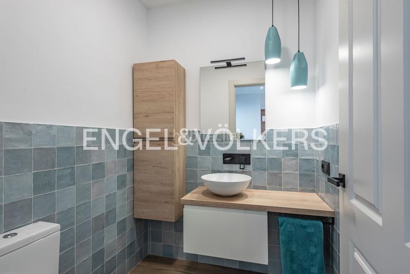 Foto 6f5fd4ff-fc1f-4f22-8633-23e35a4717c5. Maison avec chauffage parking piscine dans Avià