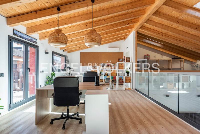 Foto ba5e10ba-6e08-4595-a397-7d8ddeb77ce1. Maison avec chauffage parking piscine dans Avià