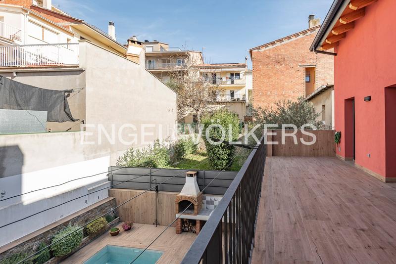 Foto c18cac47-9db9-4352-b258-757a0c5962b3. Maison avec chauffage parking piscine dans Avià