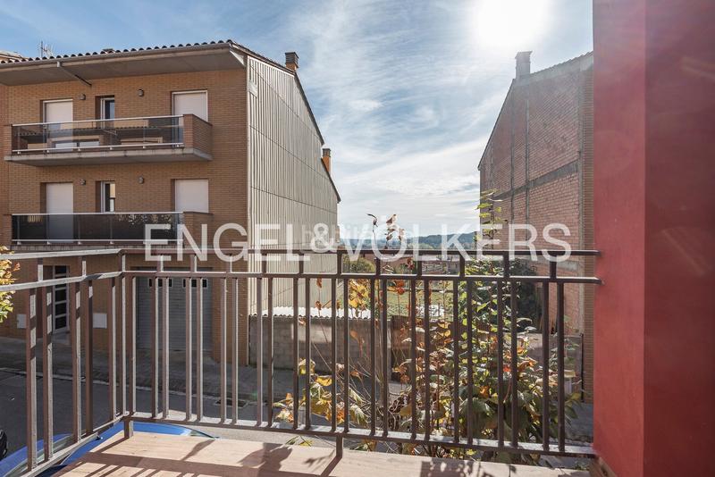 Foto c7fee0b4-1b79-4b39-92d5-4b066bce9988. Maison avec chauffage parking piscine dans Avià