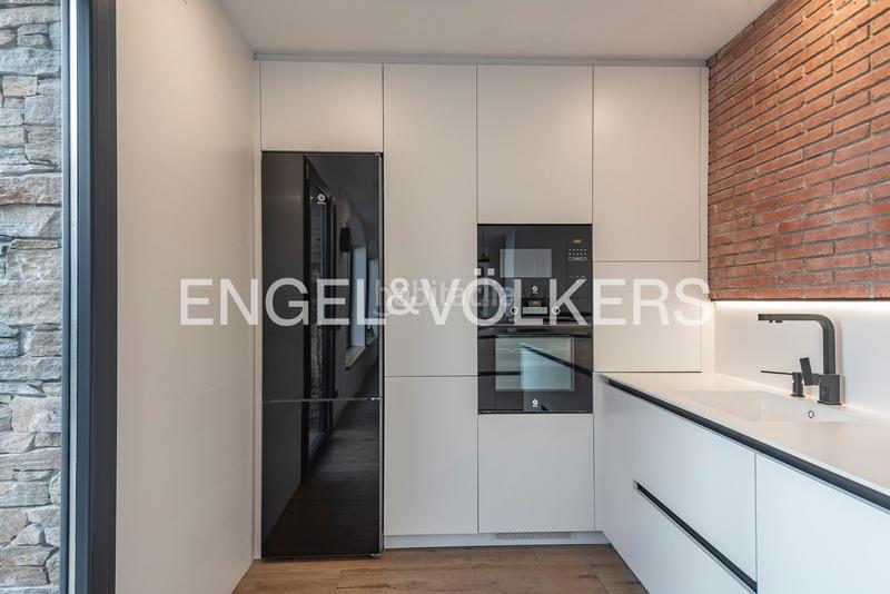 Foto ecadb044-653d-49d8-bd36-64326d74f227. Maison avec chauffage parking piscine dans Avià