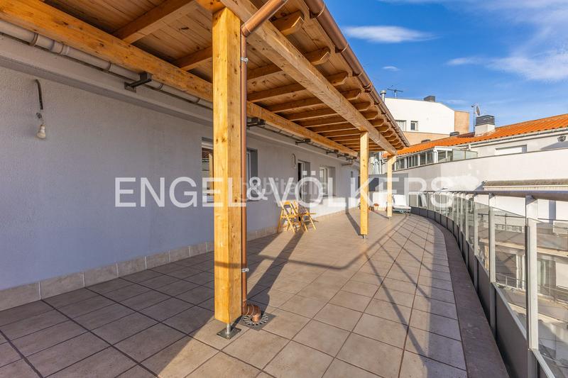 Foto 11835d9e-bc64-4292-98ec-e116f96f15d5. Dúplex atico duplex en el centro con plaza de parking en Terrassa