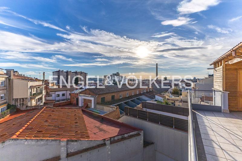 Foto 136e44e8-95a8-4771-a71a-c25a57309148. Dúplex atico duplex en el centro con plaza de parking en Terrassa