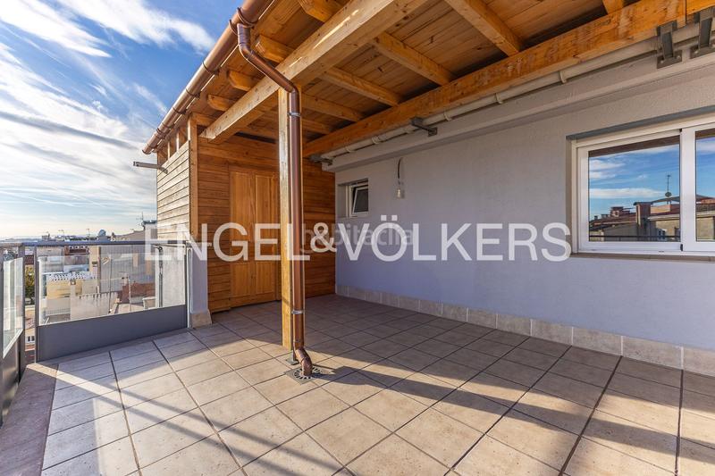 Foto 166fd03d-2466-424f-8d3b-43cab1eefb73. Dúplex atico duplex en el centro con plaza de parking en Terrassa