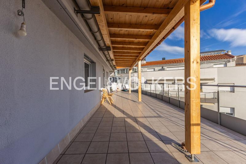 Foto 2194cbf3-606a-47e6-a262-4fc5722ad111. Dúplex atico duplex en el centro con plaza de parking en Terrassa