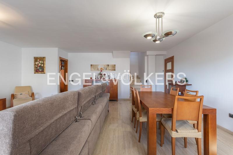 Foto 25aec914-178c-478b-ba80-2bb81ba4bb1d. Dúplex atico duplex en el centro con plaza de parking en Terrassa