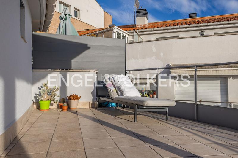 Foto 27bf3beb-cc92-43ce-a3f4-5b399ef59061. Dúplex atico duplex en el centro con plaza de parking en Terrassa