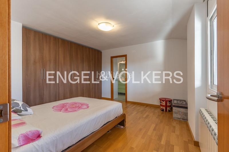 Foto 3c0a411f-0602-4749-970a-155058a5b283. Dúplex atico duplex en el centro con plaza de parking en Terrassa