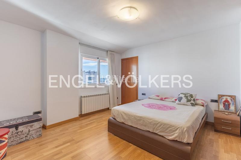 Foto 4fe9f1f2-04cc-441e-8e7e-aefce041f8ce. Dúplex atico duplex en el centro con plaza de parking en Terrassa