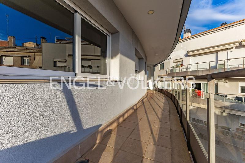 Foto 608c4ffa-788d-43f3-9551-e53f246b85dc. Dúplex atico duplex en el centro con plaza de parking en Terrassa