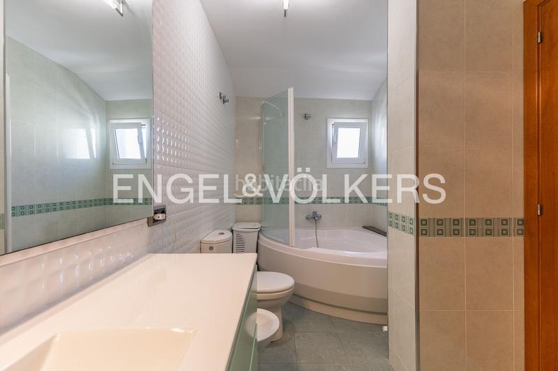 Foto 65b6bab5-d691-41fe-946f-780dc098e440. Dúplex atico duplex en el centro con plaza de parking en Terrassa