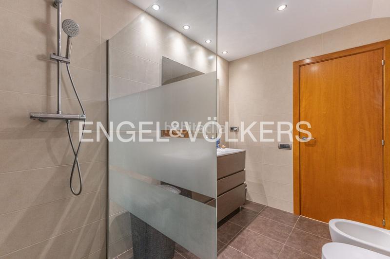 Foto 748aa977-d63f-4340-afad-ece730b14c49. Dúplex atico duplex en el centro con plaza de parking en Terrassa