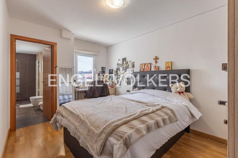 Foto 7dbdf90c-c423-4684-afb6-1e101ac6edd2. Dúplex atico duplex en el centro con plaza de parking en Terrassa