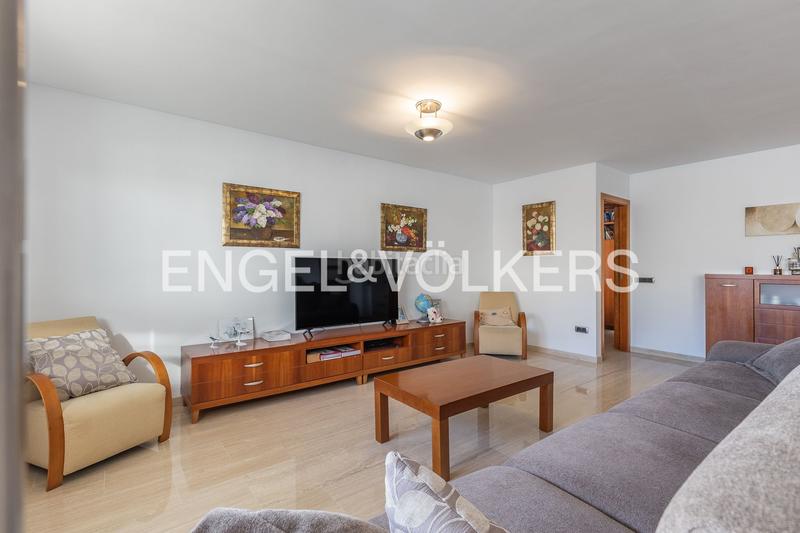 Foto 80f75443-2ef3-4384-a0e2-3b371364ab9d. Dúplex atico duplex en el centro con plaza de parking en Terrassa