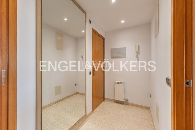 Foto b659b5e6-7c11-49c2-8076-38b43f61fb61. Dúplex atico duplex en el centro con plaza de parking en Terrassa