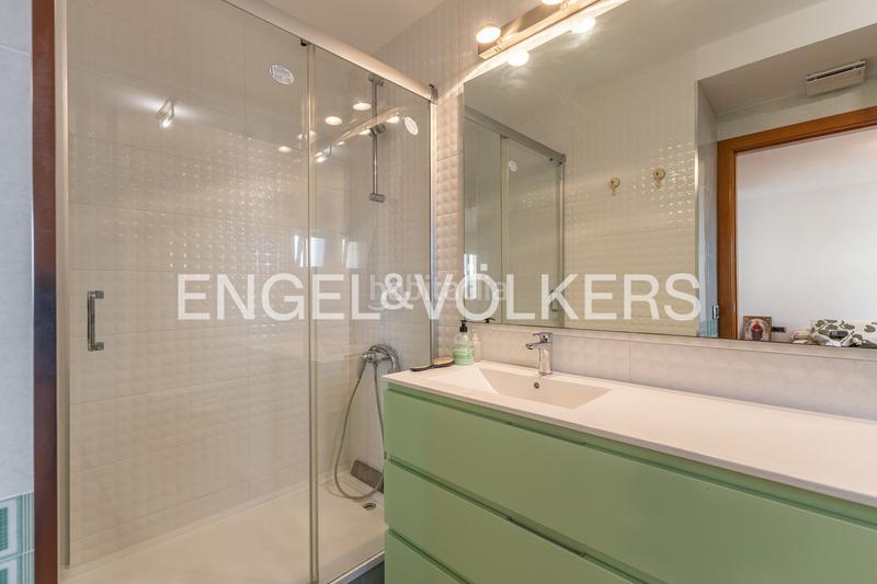 Foto cfd0660c-7681-42fe-b22c-d18e46dc0451. Dúplex atico duplex en el centro con plaza de parking en Terrassa