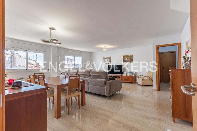 Foto d0a8ecfd-719f-4d53-9eb5-c5578daa97fa. Dúplex atico duplex en el centro con plaza de parking en Terrassa