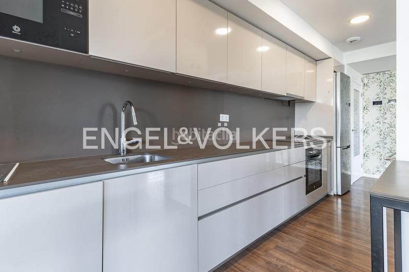 Foto 01384b3d-d0ec-4d31-8d22-28b38f0bc28e. Dachwohnung mit heizung parking pool in Port Badalona